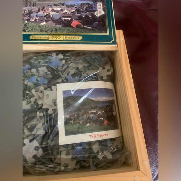 Hasbro Vineyard Premium Puzzle in Wooden Box w/Sliding Cover ~ Puzzle Unopened - Picture 6 of 9